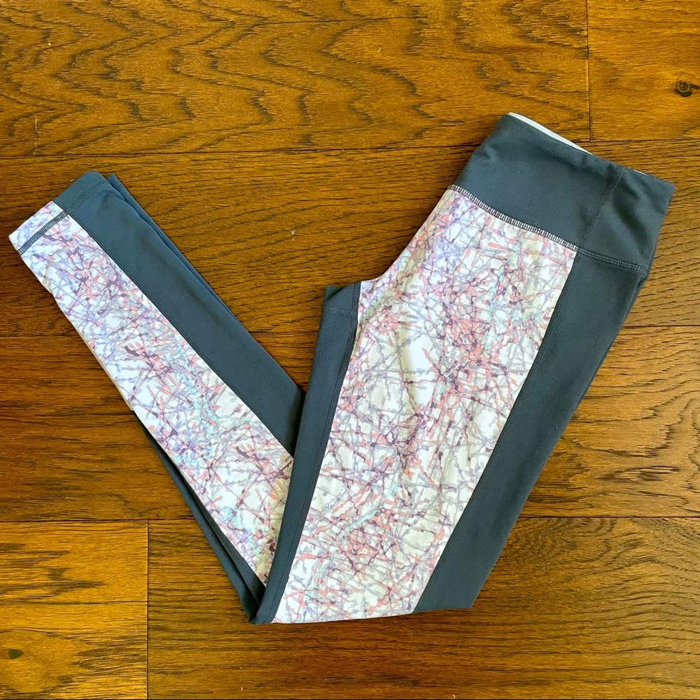 Zella live in leggings bold blocked print excellent condition size small